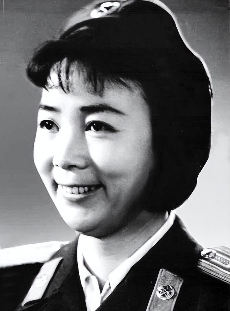 回顾艺术家田华与初恋丈夫爱一生儿子去世当天她为何去当评委