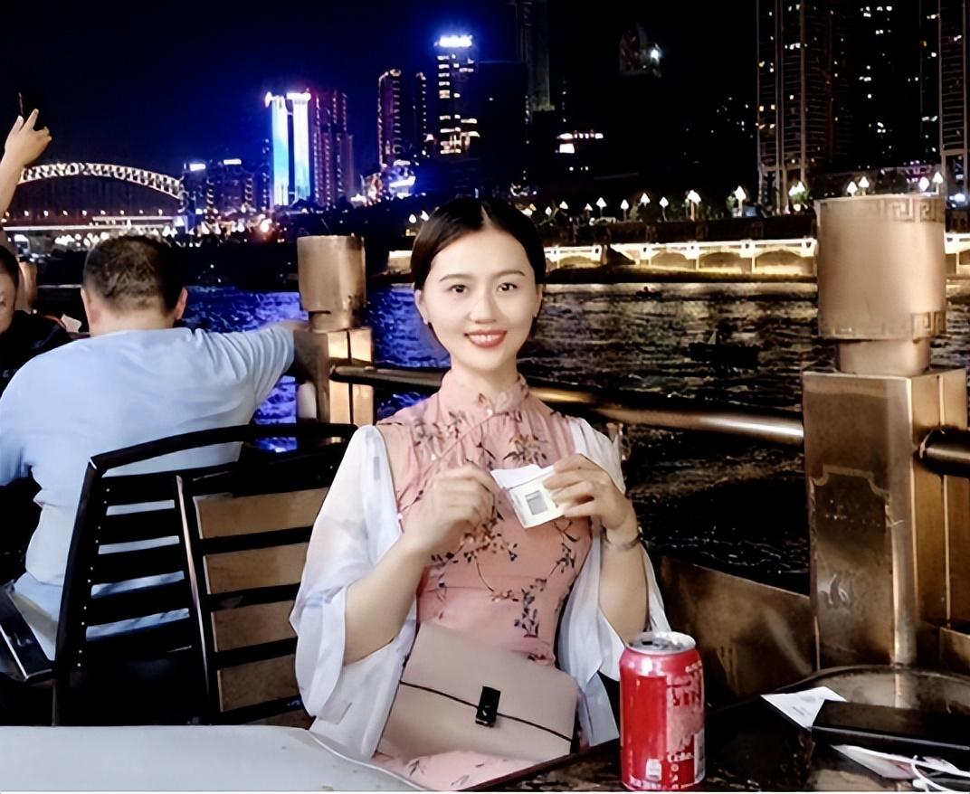 回顾女博士相宜农村女孩到大学老师她是怎么一手好牌打稀烂的