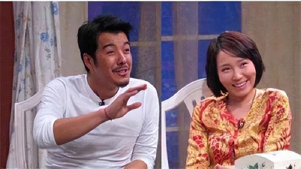 回顾海一天娶小12岁娇妻不介意对方二婚带娃继子是他心头宝