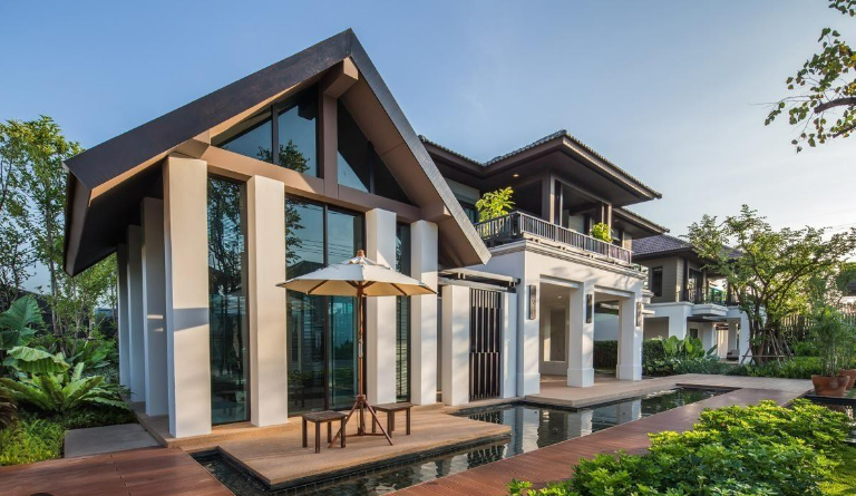 缅甸富豪来了!在泰国抢购房屋,最喜欢带游泳池的别墅