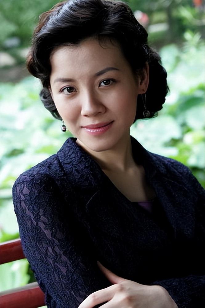 回顾演员刘琳被名导抛弃后转身嫁给穷小子婚后被丈夫宠成宝