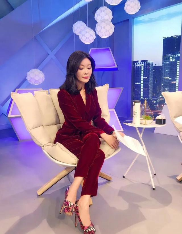 回顾王小骞和丈夫丁克15年愁坏婆婆41岁意外得子全家乐开怀