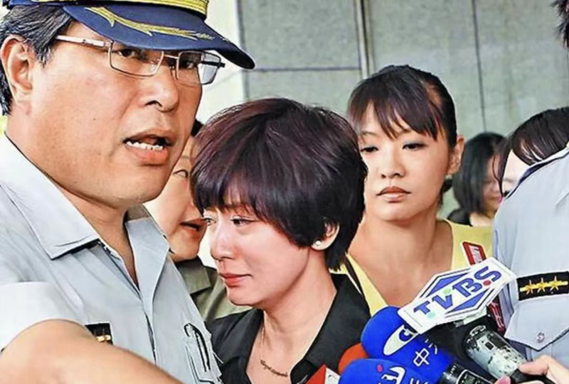 总不断怀疑与贾静雯有关系,为自证清白,吴敦甩锅到好兄弟周令刚身上