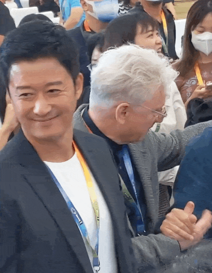 男星逐渐娘化生殖崇拜盛行内娱畸形乱象该治治了