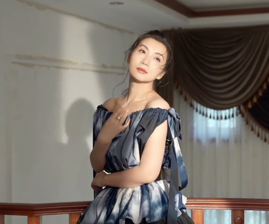 回顾万人迷陈好当红时嫁大8岁富商先后生3子45岁越活越美丽