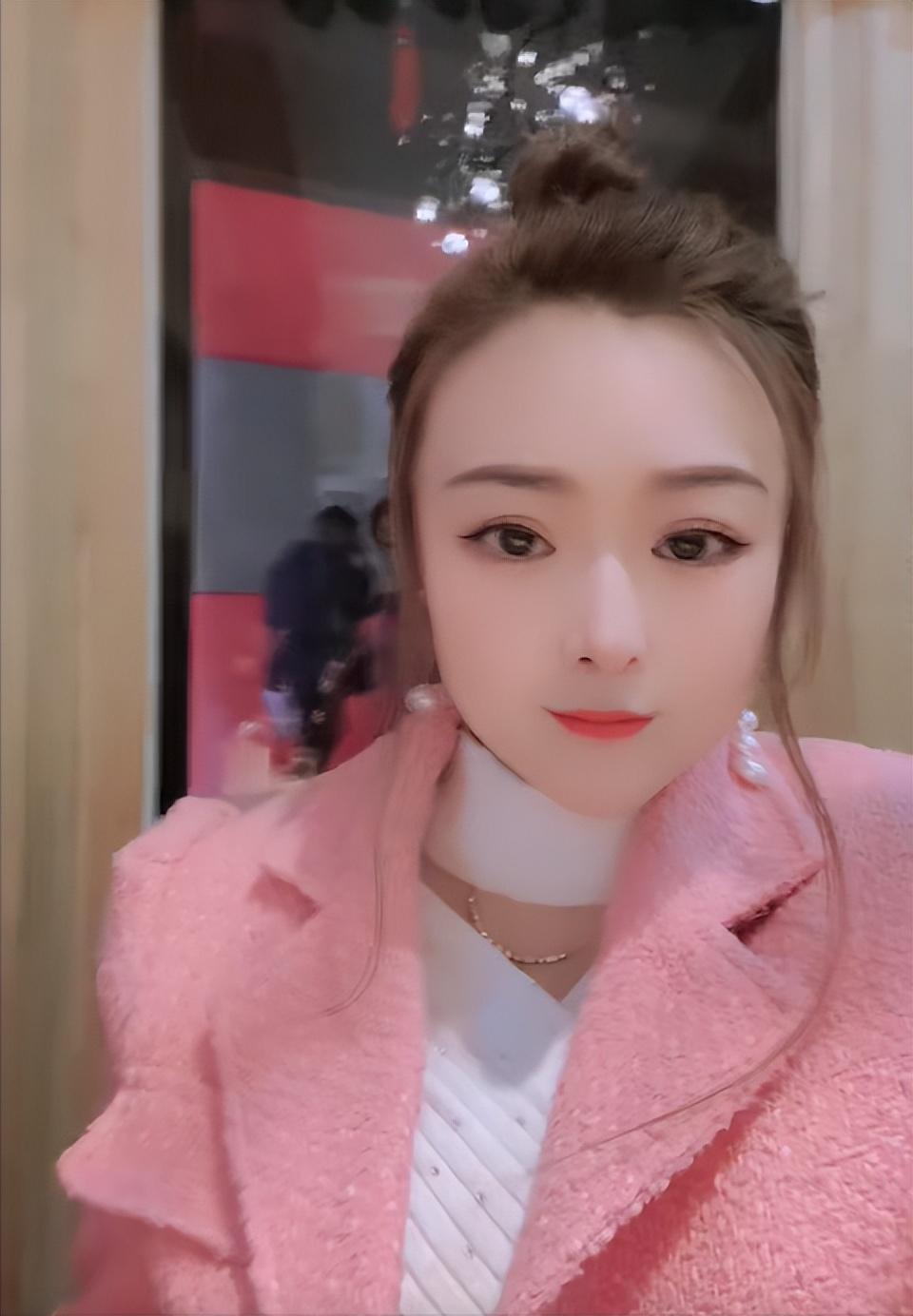 "认识小14岁陕西小伙儿前婆婆对童童和以前一样好,并没有因为家庭的
