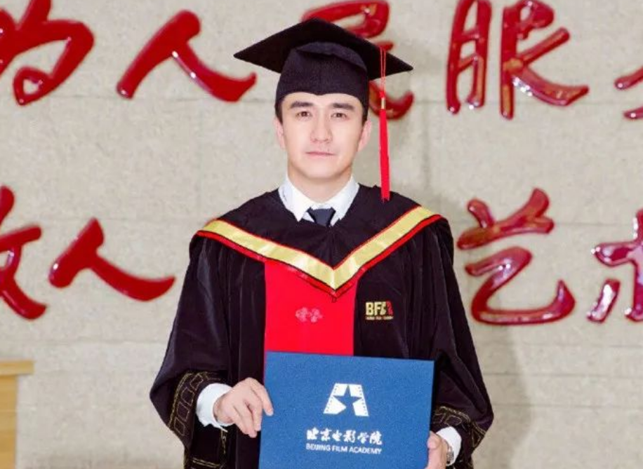 回顾翟天临一朝失势能够站在他身边的竟然是辛芷蕾