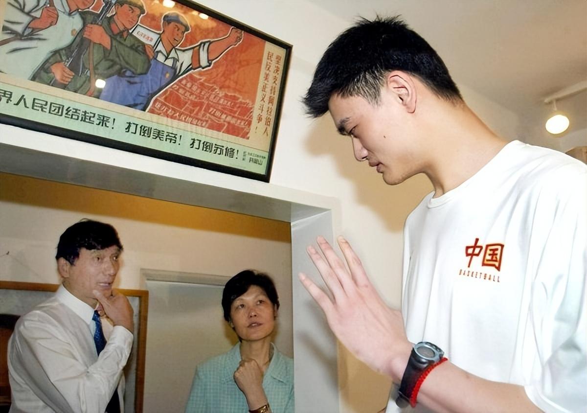 回顾姚明家人现状42岁妻子风韵犹存皮肤光亮13岁女儿身高近2米