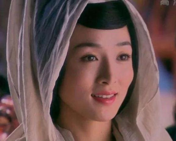 回顾何彦霓长得漂亮演技好出道18年没绯闻嫁著名演员生一女