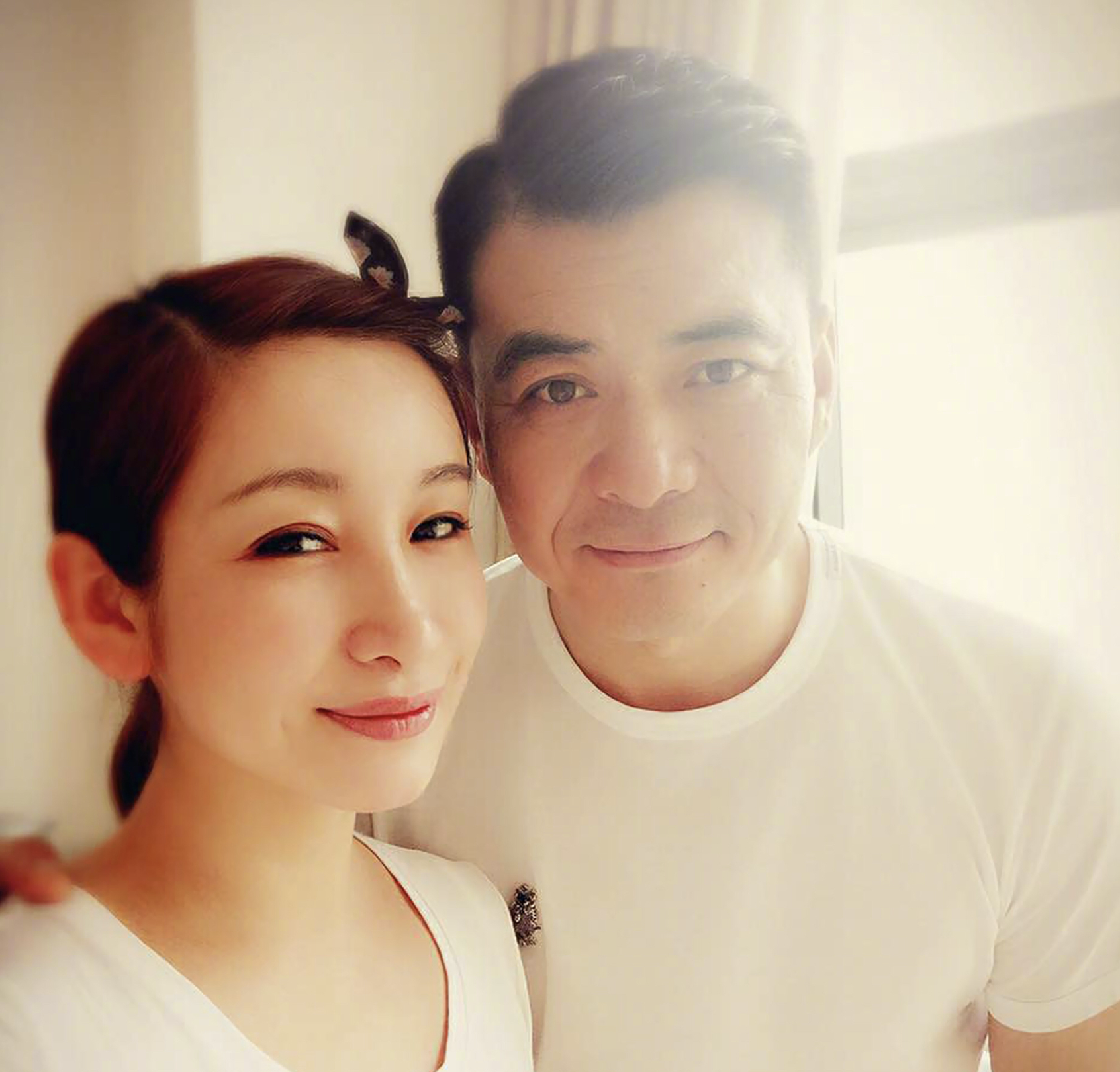 回顾影后秦海璐每月给丧子丧夫的婆婆生活费以后我就是您亲女儿