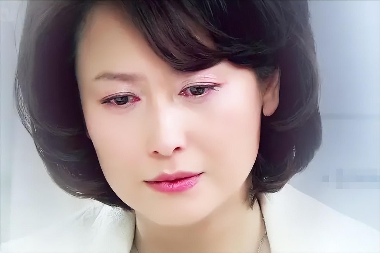 但就在收获爱情的同时,左翎的事业也开始转运了.