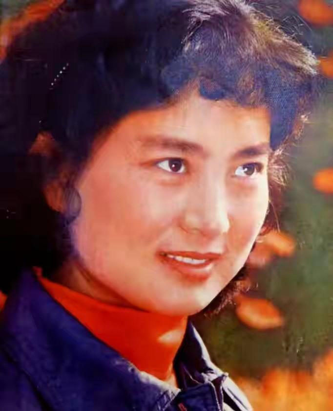 回顾女星张金玲巅峰时隐退生子离婚后带儿子改嫁富商如今怎样