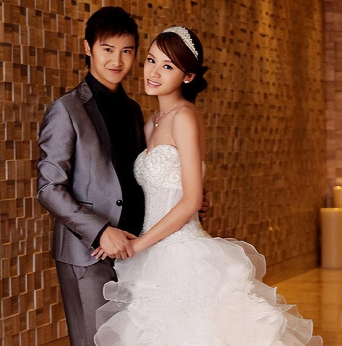 回顾超女叶一茜23岁嫁给田亮结婚15年儿女双全很幸福