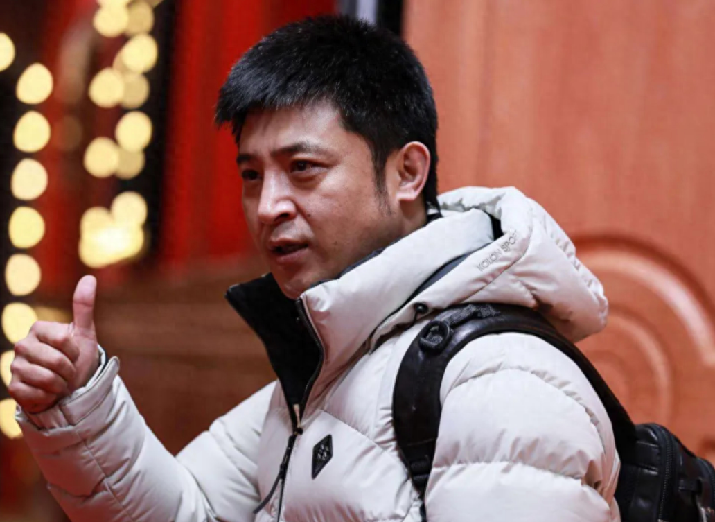 回顾孙涛娶同学李莉结婚27年被拿捏死17次上春晚全是她的功劳