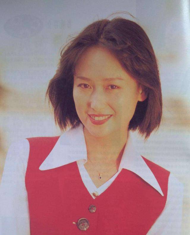 回顾左翎跟丈夫离婚二婚嫁入豪门至今无子如今60岁过得怎样