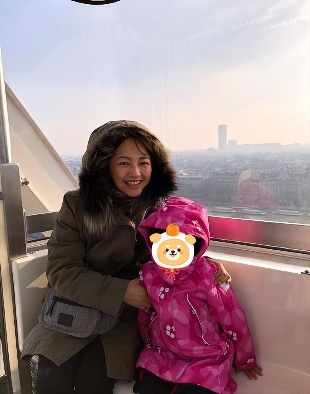 回顾罗海琼37岁嫁给华谊总裁婚后连生两女今一家四口乐融融