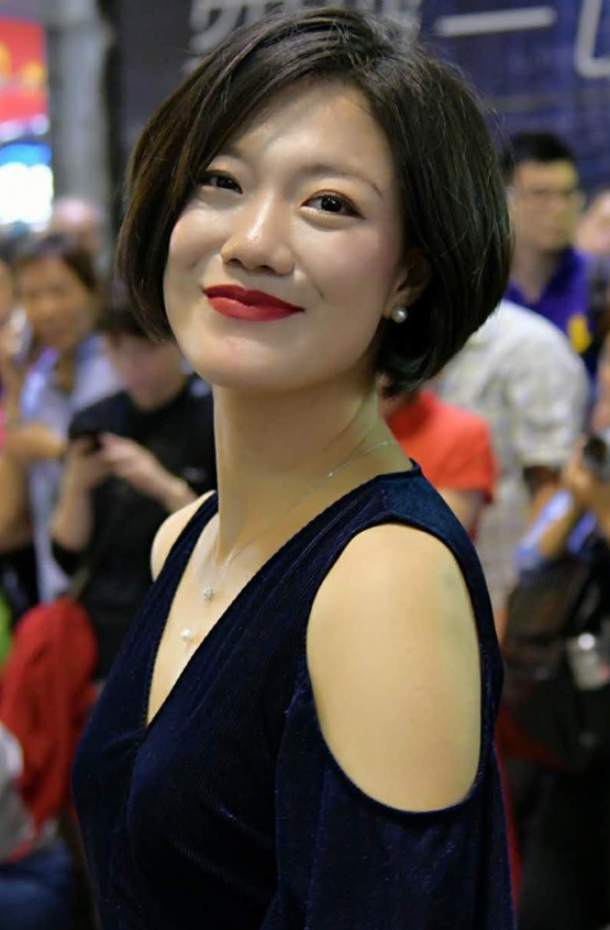 回顾龙婷曾是星光大道冠军受邀参加春晚后为何街头卖唱