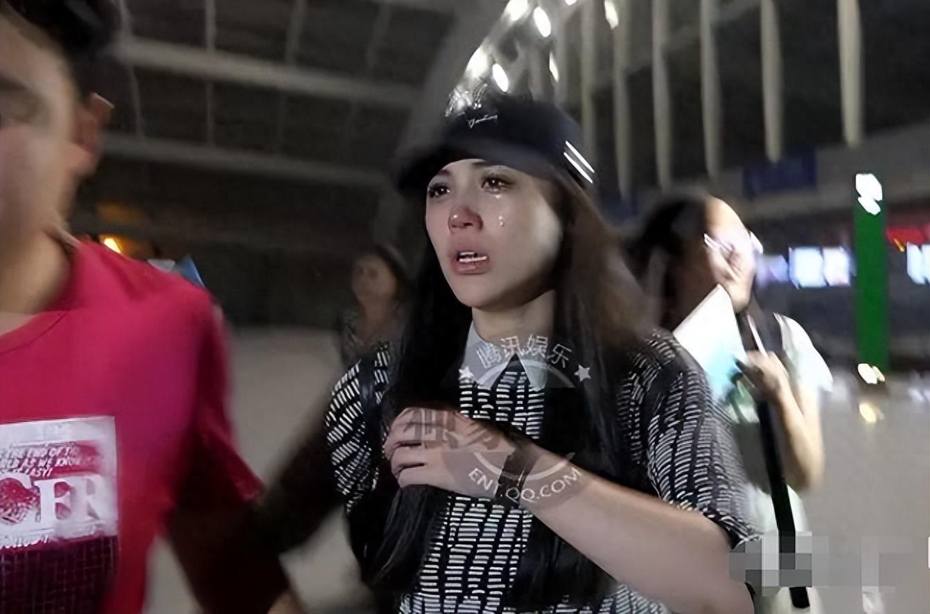 半年后就高调宣布跟初恋在一起,更是在节目中表示吴莎本来就是对的人