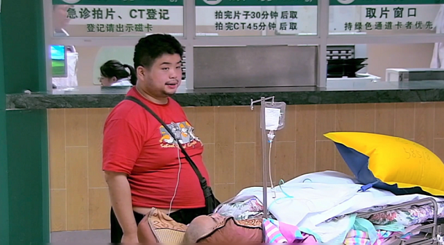 纪实上海65岁大叔心梗住院儿子只有100块钱出门筹钱却成永别