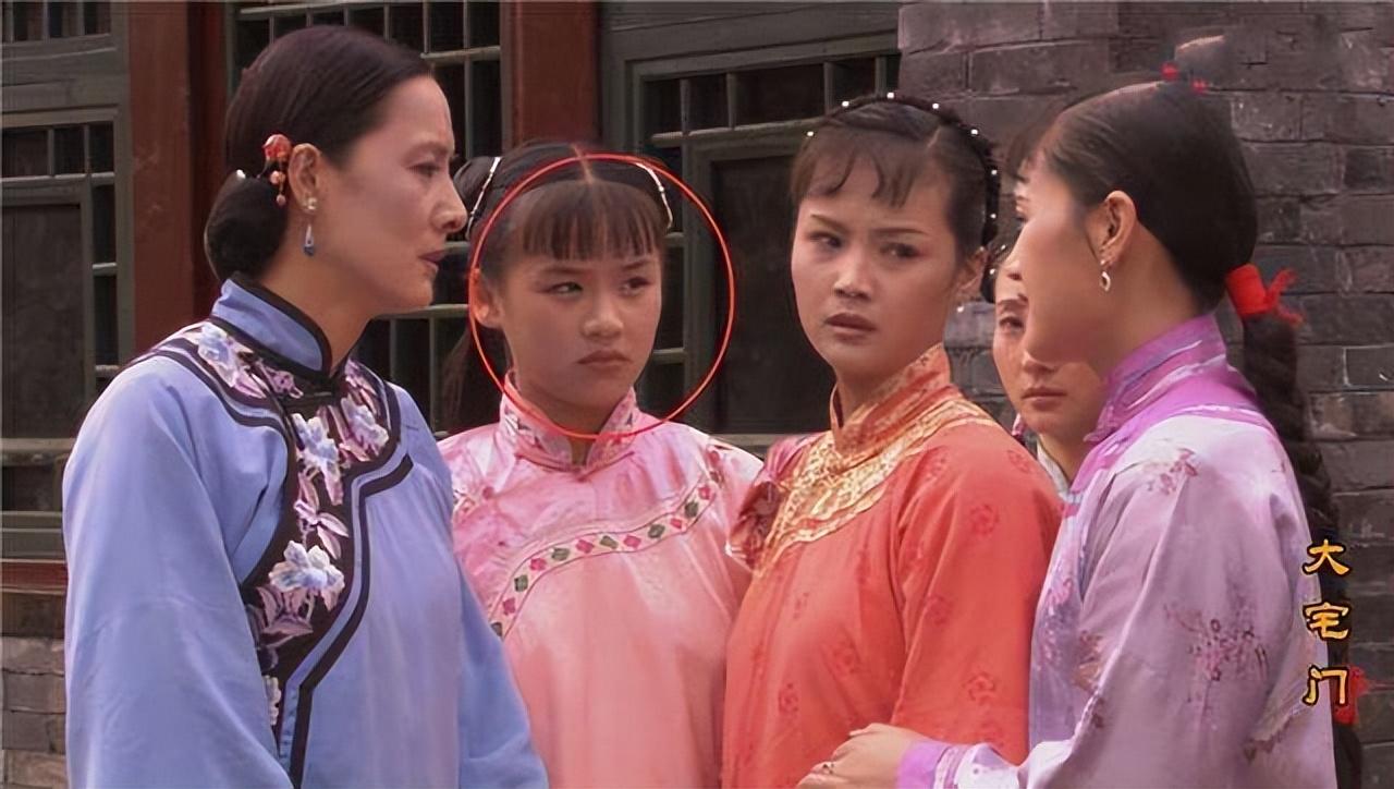 回顾蒋雯丽母亲生三个女儿二女儿漂亮小女儿婚姻让她操碎心