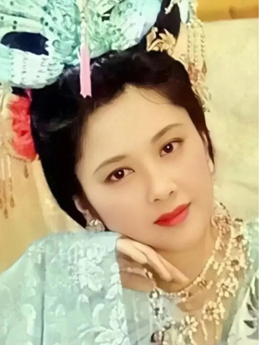 回顾红极一时的朱琳:丈夫原是工人,当年的一个错误决定遗憾终生