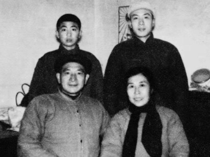 回顾演员吴玉华和前夫汪俊有缘无份二婚嫁画家后生两子很幸福