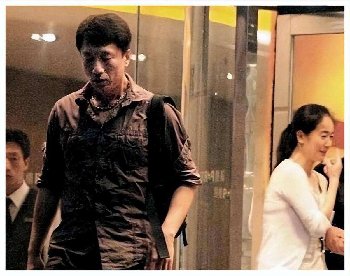 回顾左小青嫁大20岁富商老公历经11年婚姻爱情变友情无怨无悔