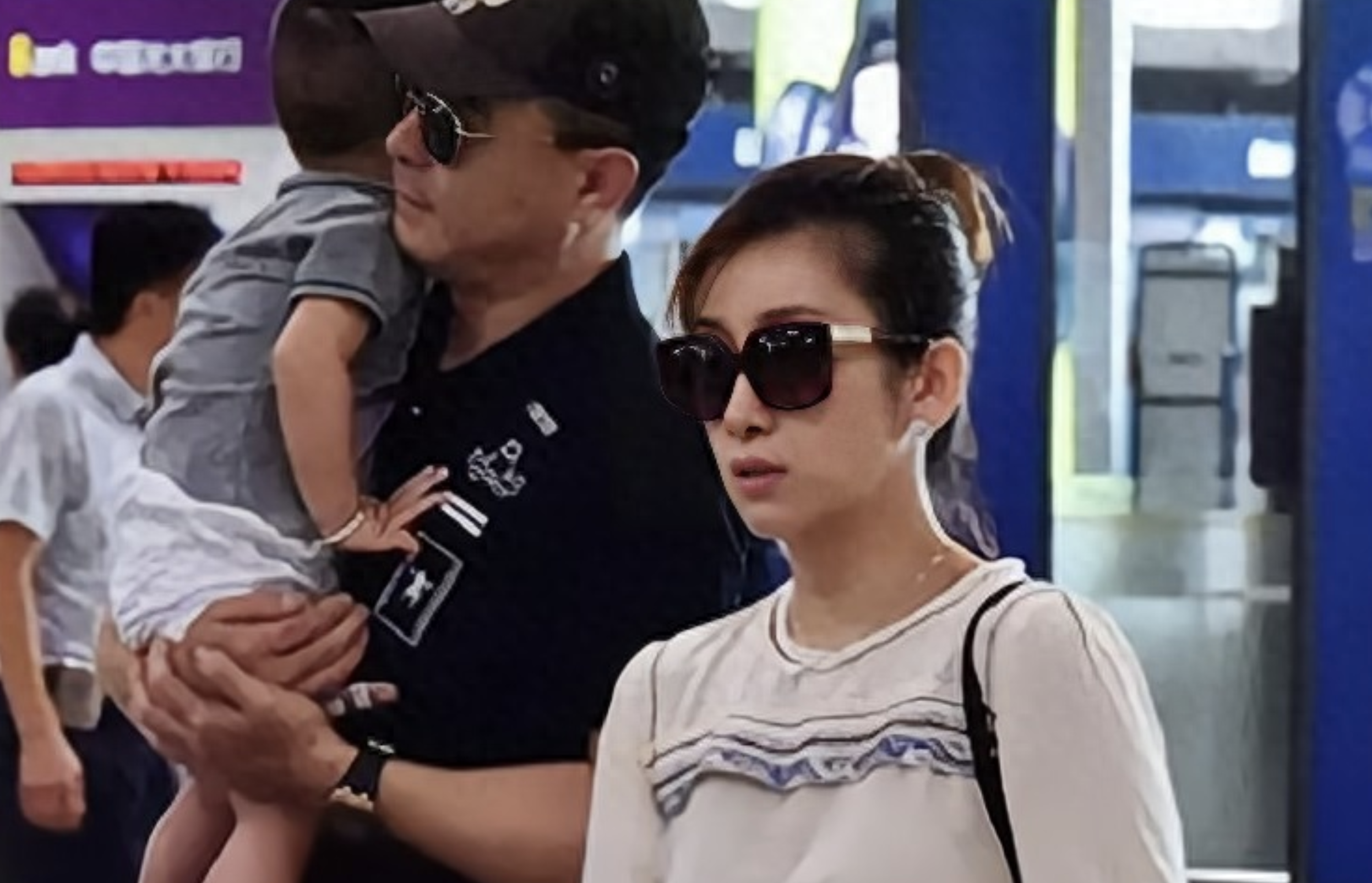 回顾影后秦海璐每月给丧子丧夫的婆婆生活费以后我就是您亲女儿