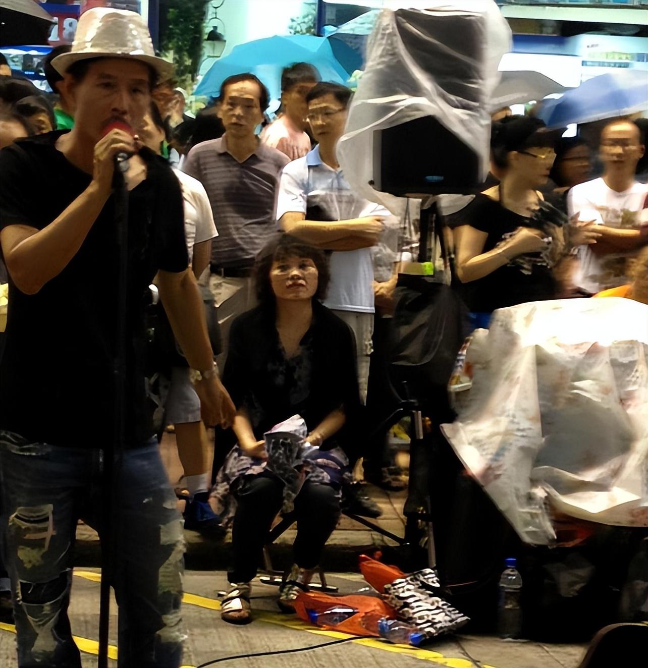 回顾龙婷曾是星光大道冠军受邀参加春晚后为何街头卖唱