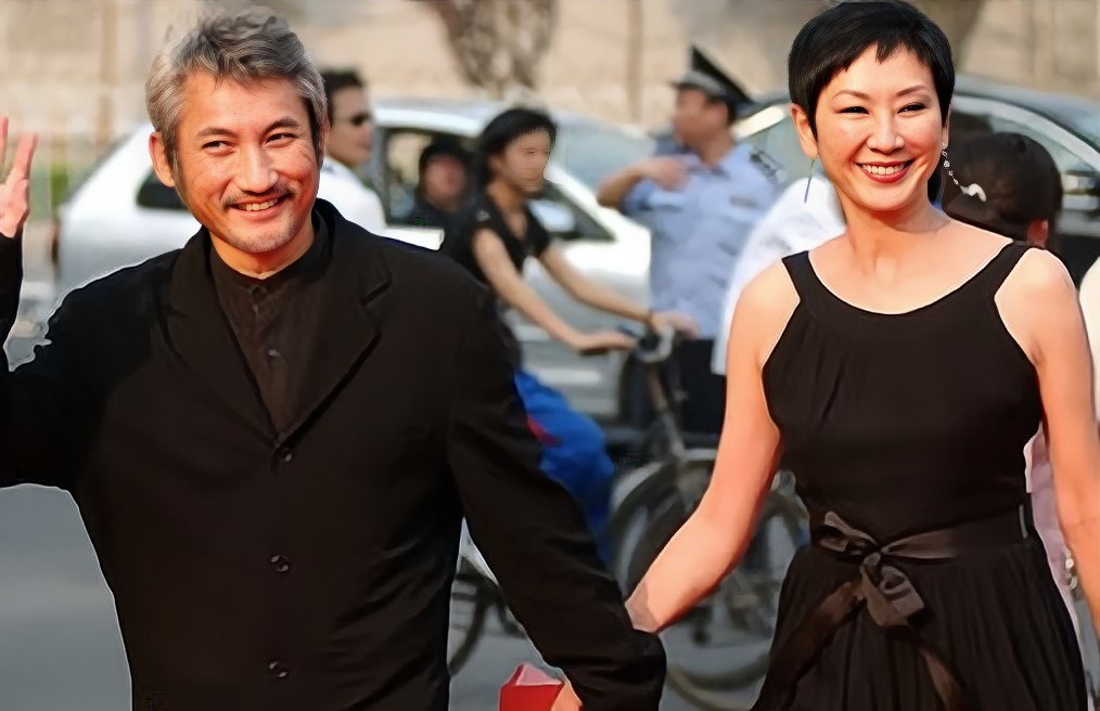 回顾施南生导演徐克辜负了她36年的痴爱离婚后71岁仍单身一人
