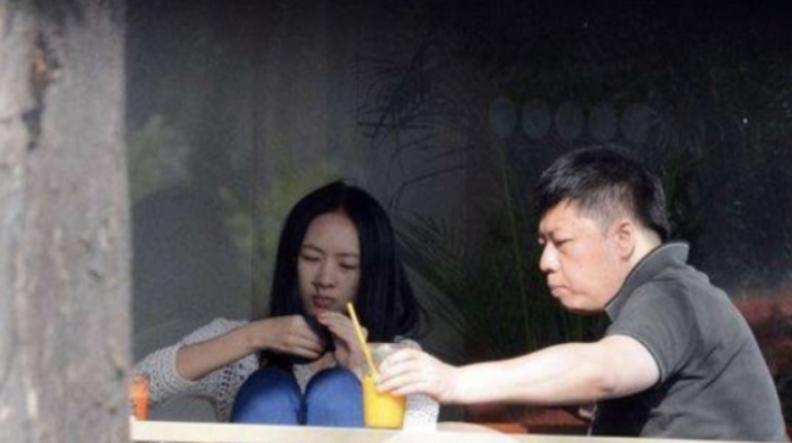 回顾资本大鳄王冉51岁娶小17岁女演员童瑶要为娇妻遮风挡雨
