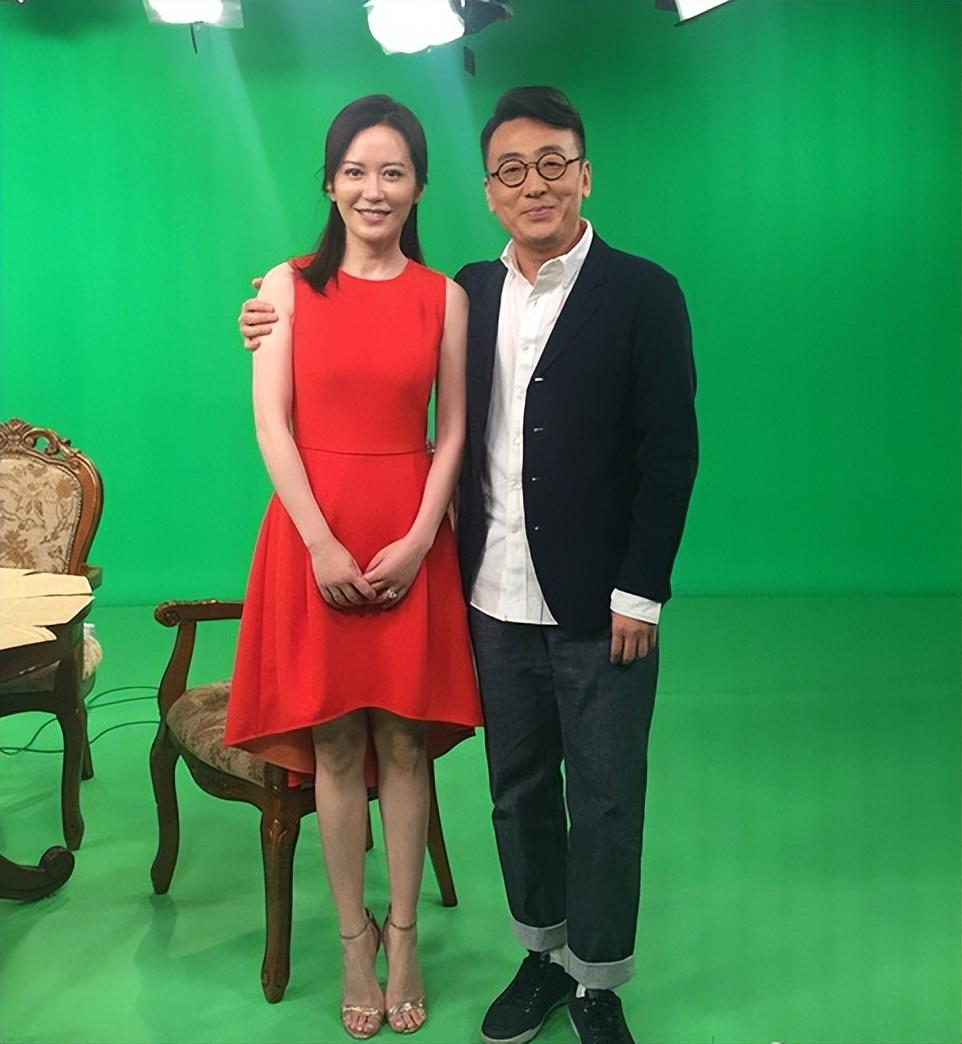 回顾56岁主持人窦文涛9段恋情至今未婚他到底在追求什么