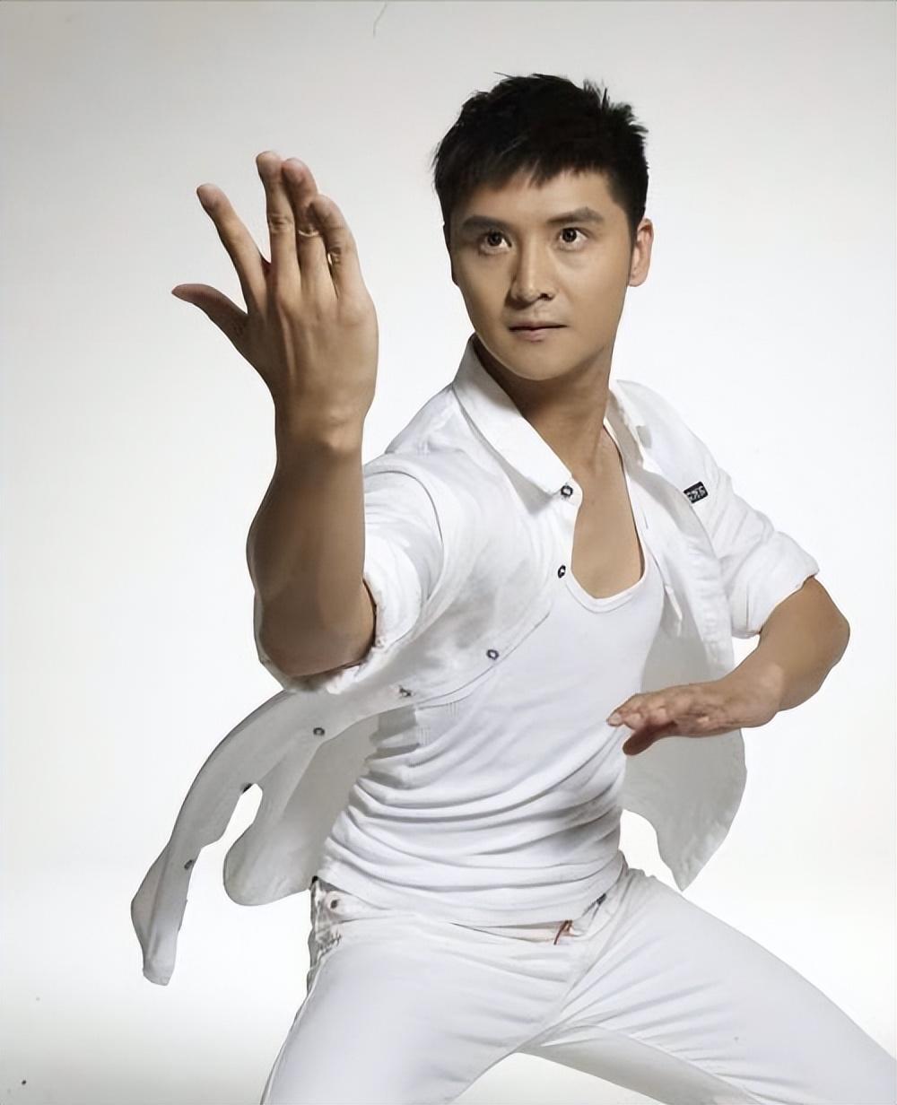 回顾叶一茜23岁嫁给田亮结婚15年儿女双全今成富豪婆婆认可