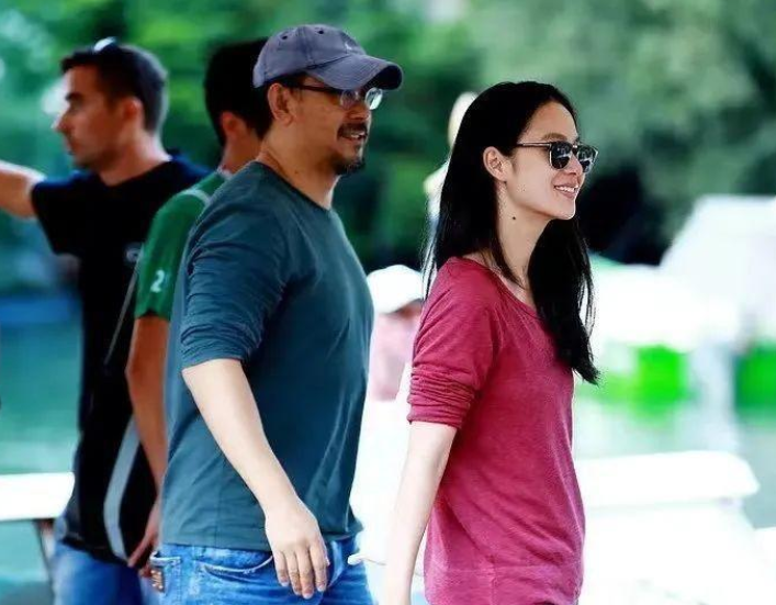 回顾演员周韵婆媳矛盾不断丈夫姜文苦不堪言她化解恩怨