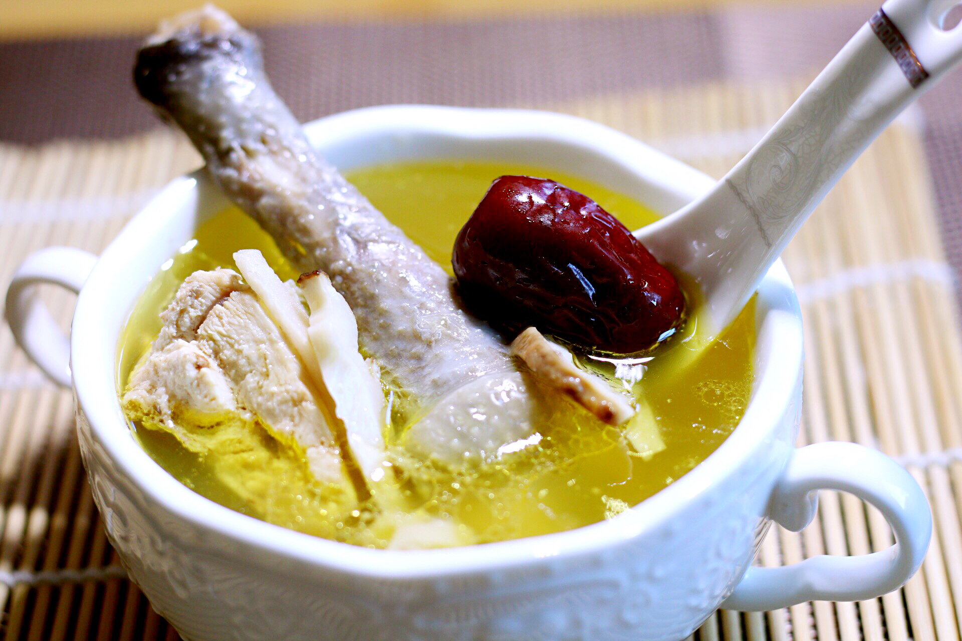 春天来了,五行养生先养"木",多吃菌菇汤,健康又美味!