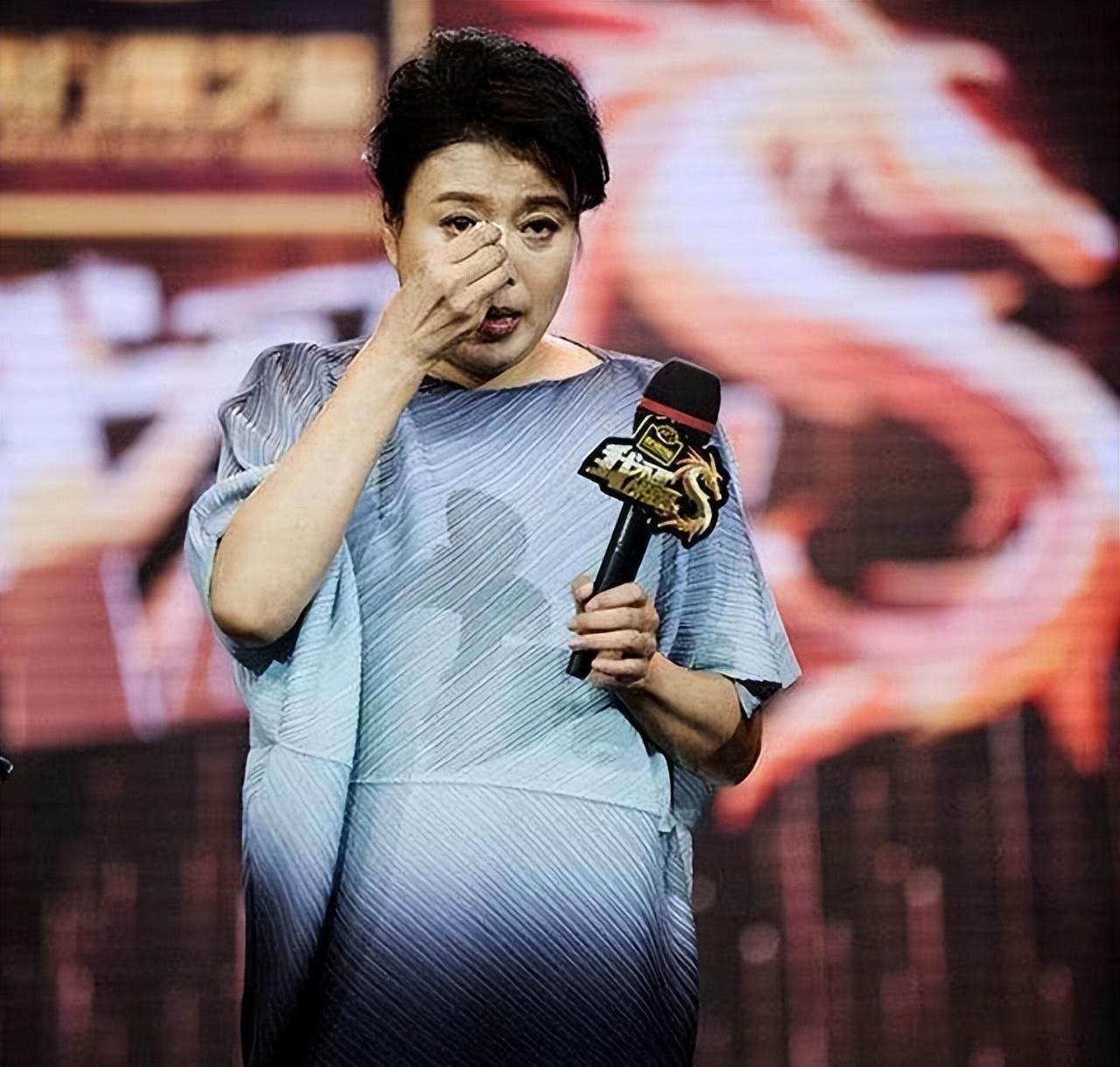 回顾丁嘉丽一段姐弟恋无疾而终两段婚姻伤人伤己对不起儿女