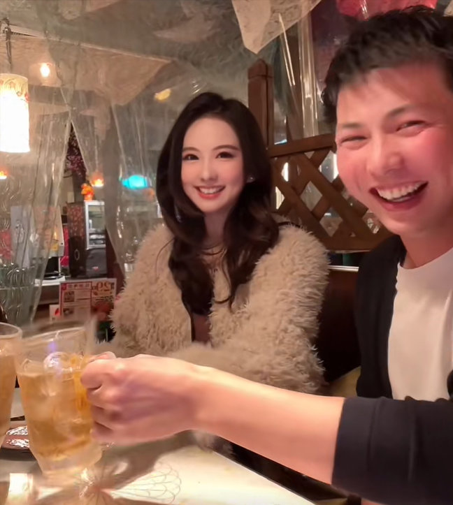 美穗告诉任涛,自己的父母喜欢中国文化,父亲还会说粤语,购买了大量的