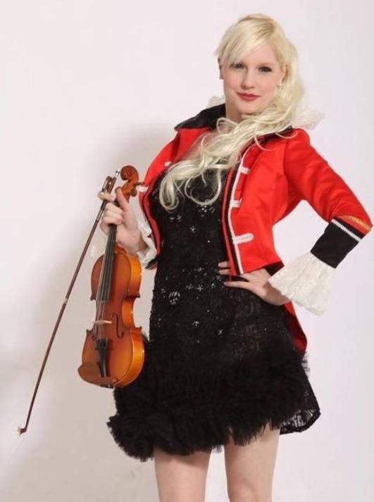 回顾:李白究竟是谁?为何能得到撒贝宁的偏爱?