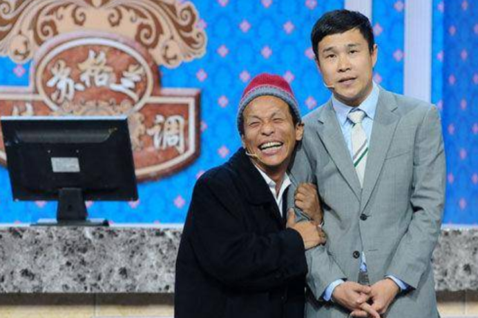 回顾宋小宝成名后抛弃霍晓红再婚娶粉丝王雪如今成人生赢家