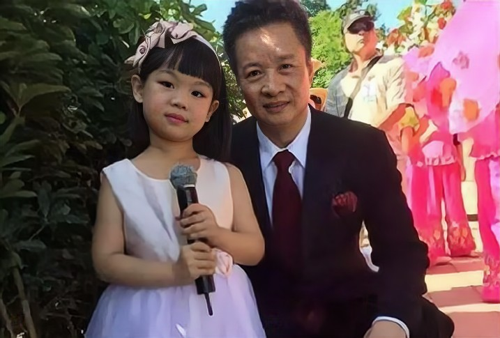 一转眼就是2022年,阎维文和妻子结婚已经40年.