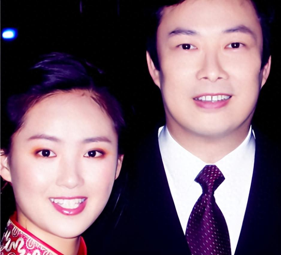 回顾痴情的费玉清告别初恋后终生未娶与56岁红颜知己不离不弃