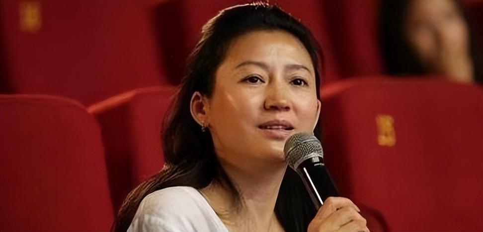 回顾王小丫身材走样历经两段婚姻无儿无女却热衷公益