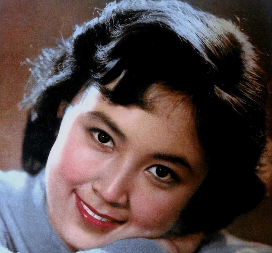 回顾女星张金玲巅峰时隐退生子离婚后带儿子改嫁富商如今怎样