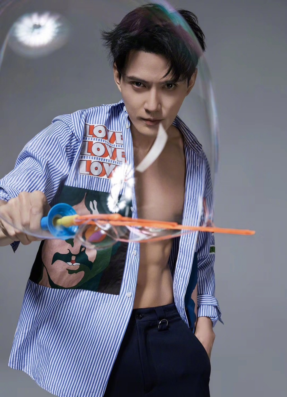 男明星# #肌肉男#  #徐正溪# 这个年近40岁男人的身材真不赖哦,内娱