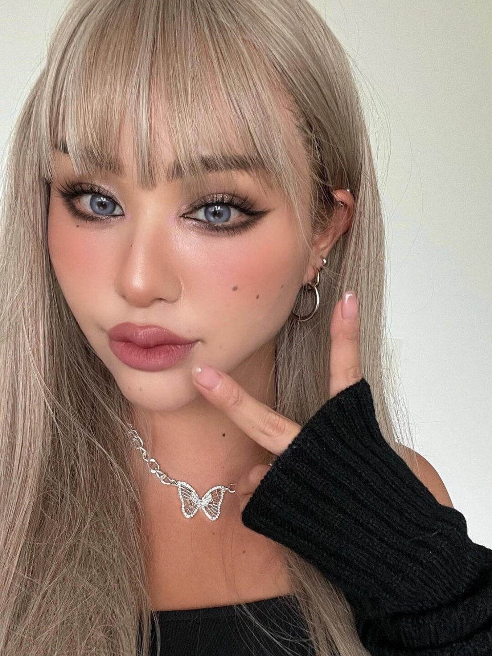 日本女生挑战y2k辣妹妆  哇塞!