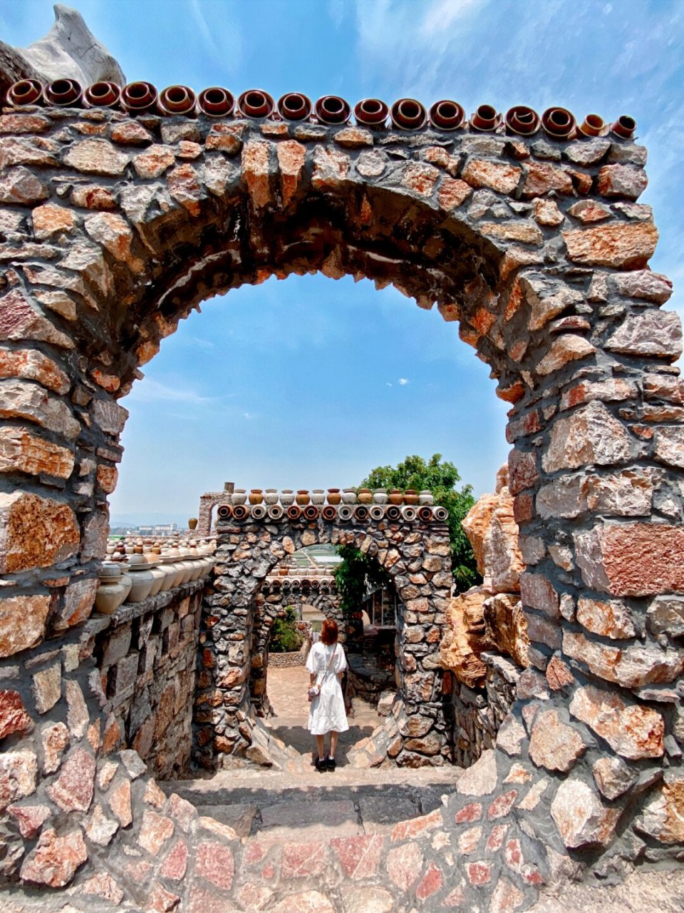 目的地是建水郊外的一个神秘之地——贝山陶庄