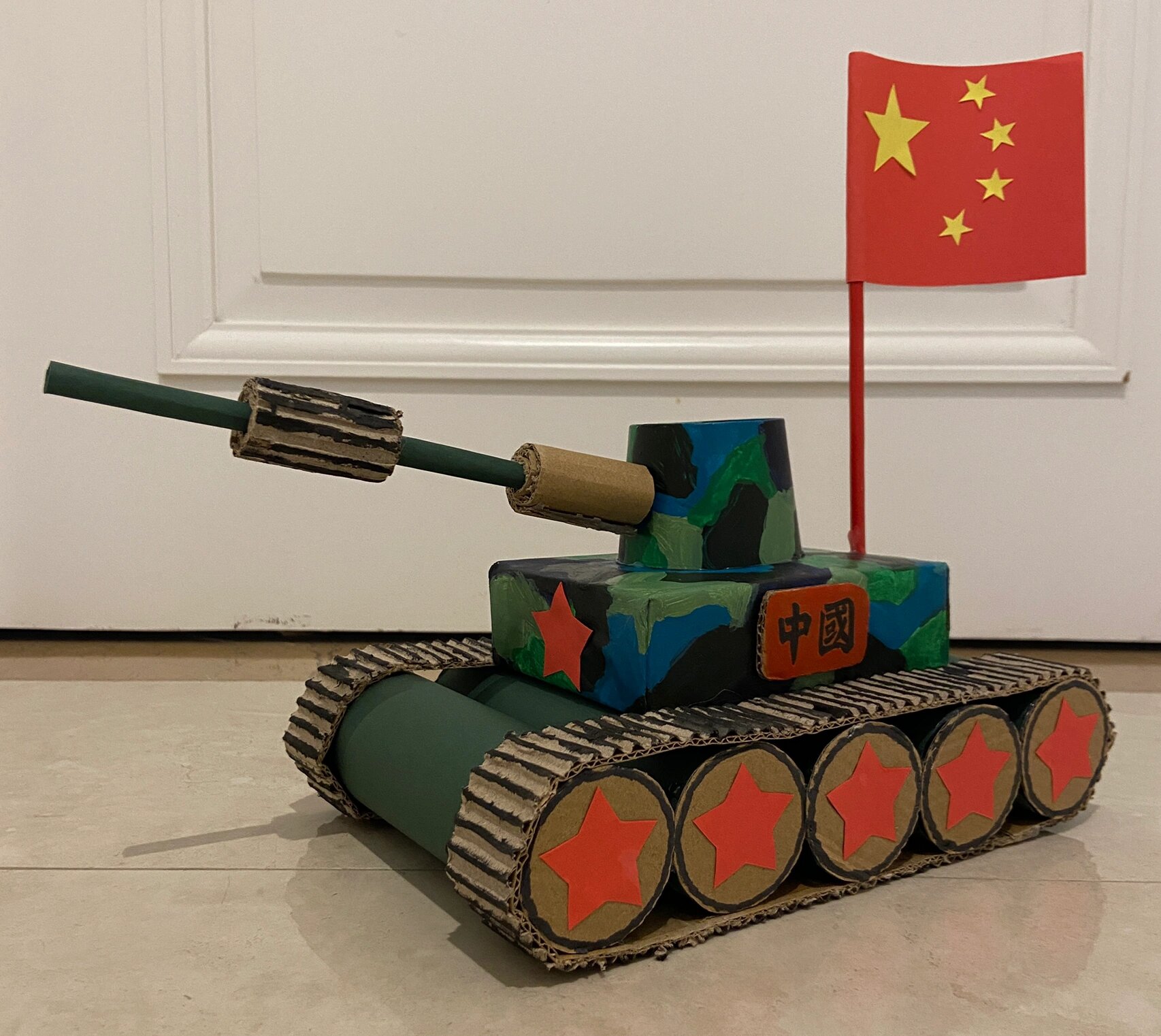 军事模型手工制作 最近我儿子.@辉辉侃教育的动态