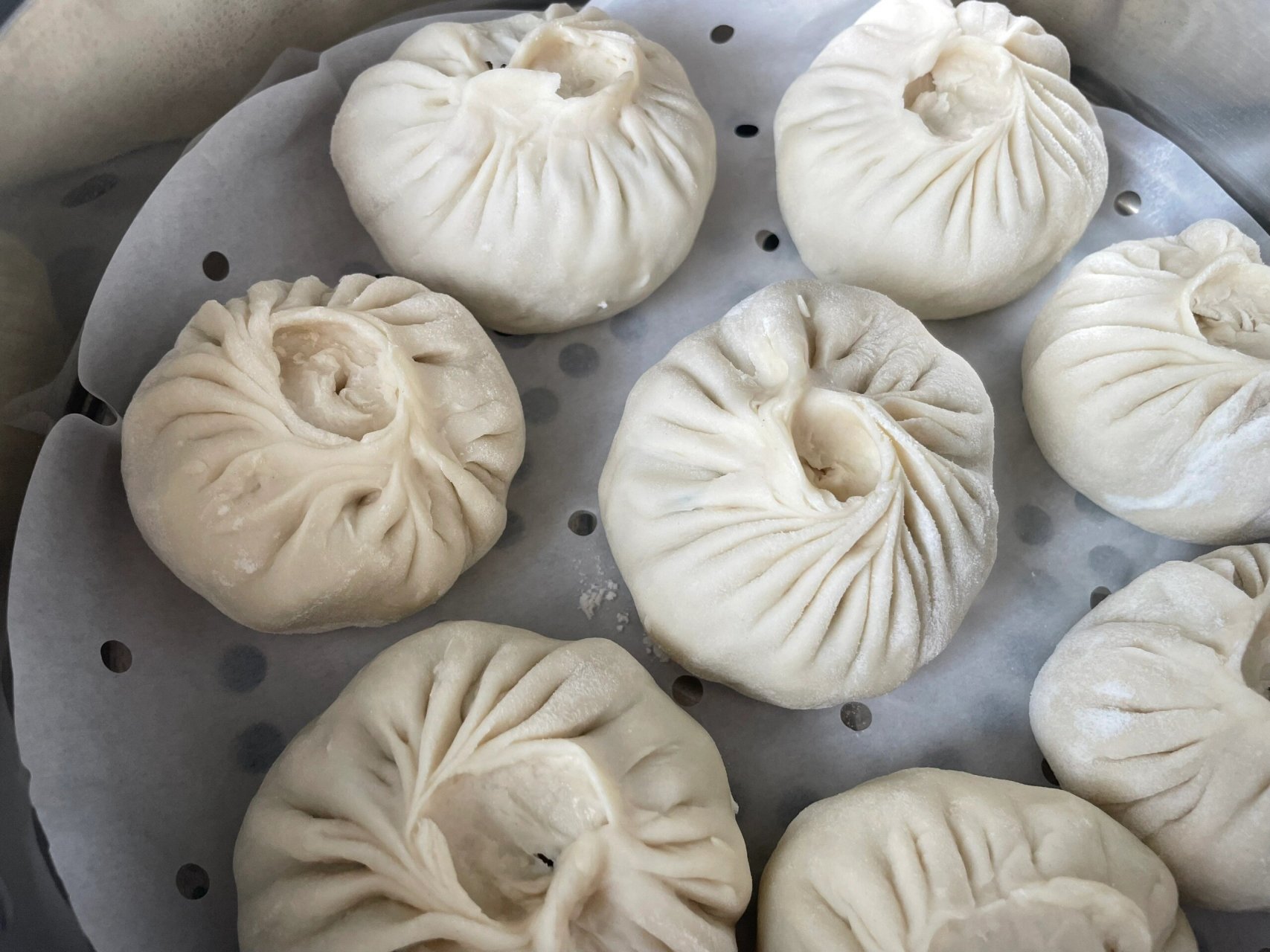 跟着我来一道简单易做的芸豆肉包子,皮薄馅大,超好吃!