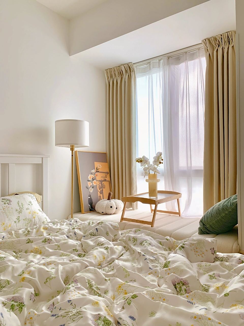 干净整洁的春日小卧室,每天都想睡到自然醒  我有一个干净整洁的春日