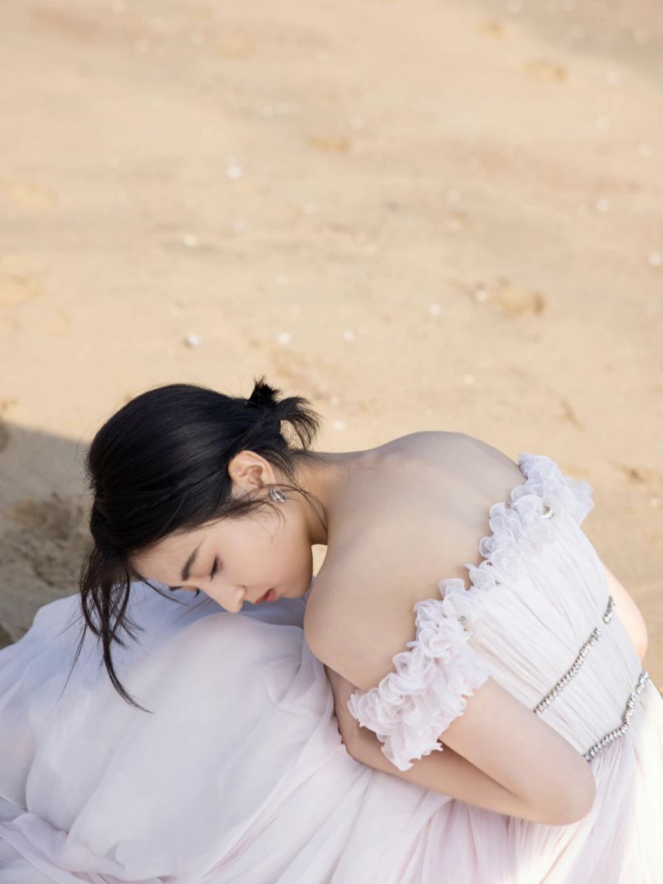 张子枫金鸡百花电影节惊艳亮相!妹妹的裙摆随风起舞,太美了!